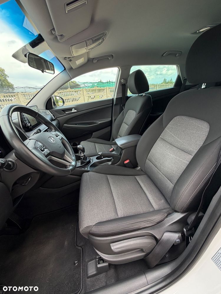 Hyundai Tucson 1.6 GDi 2WD Select - 30