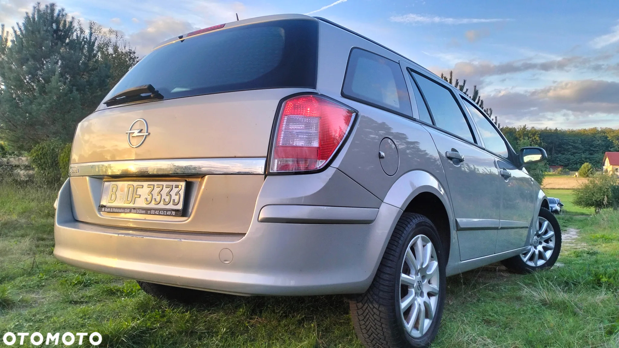Opel Astra 1.6 Caravan Cosmo - 18