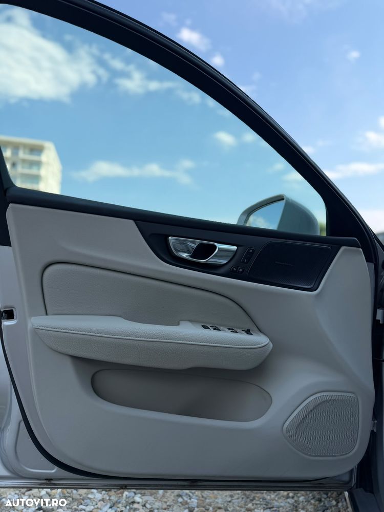 Volvo S60 T8 Recharge AWD Geartronic Inscription - 17