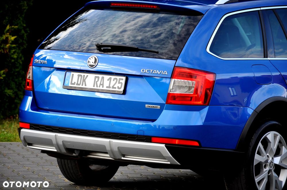Skoda Octavia Combi 2.0 TDI 4x4 Scout - 15