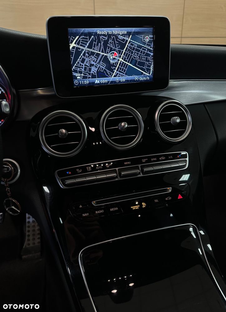 Mercedes-Benz Klasa C 200 4-Matic 9G-TRONIC - 16