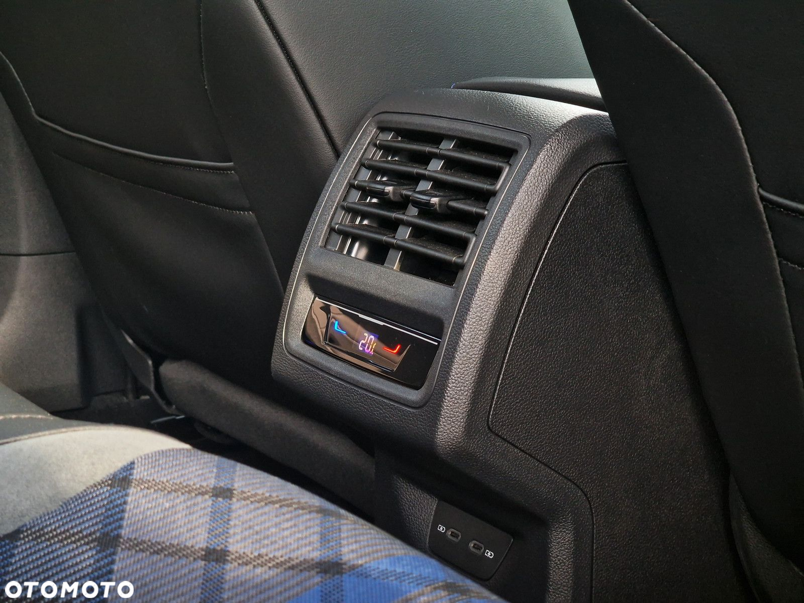 Volkswagen Golf - 16