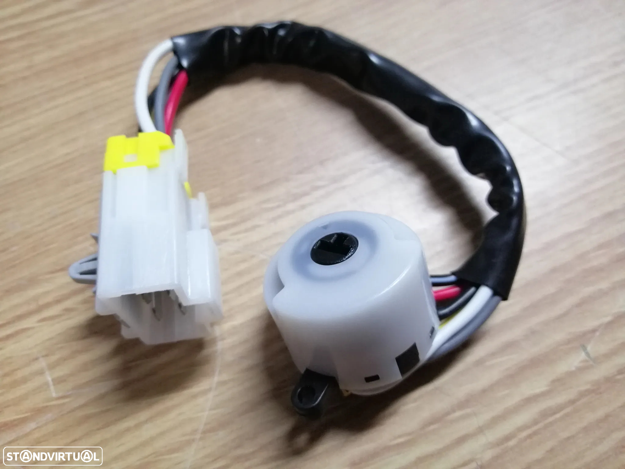 Ficha / Contacto / Tomada do canhão da ignição da Nissan Pickup D22 Navara - 2
