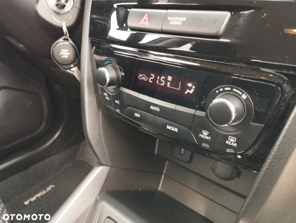 Suzuki Vitara 1.4 Boosterjet SHVS Premium 2WD - 27