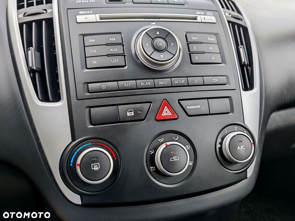Kia Ceed 1.4 CVVT LX - 28