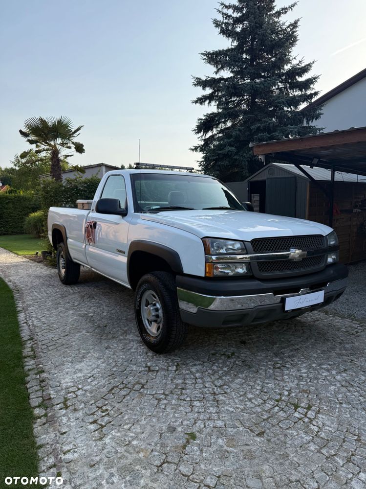 Chevrolet Silverado - 1