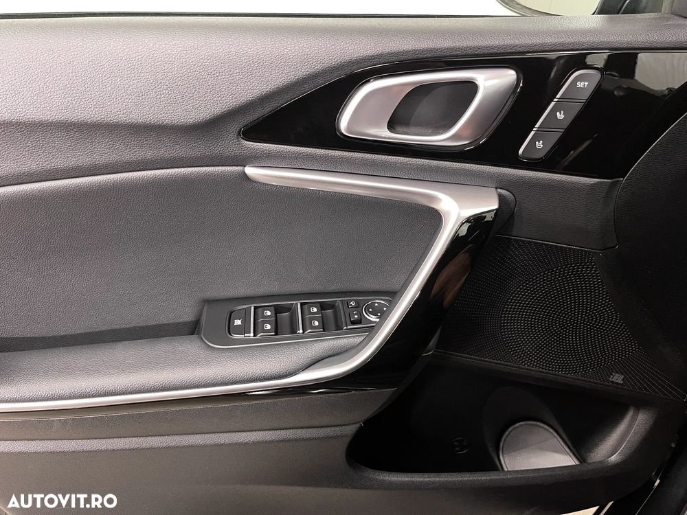 Kia Ceed 1.6 CRDi (48V Mild-Hybrid) DCT7 Platinum - 28