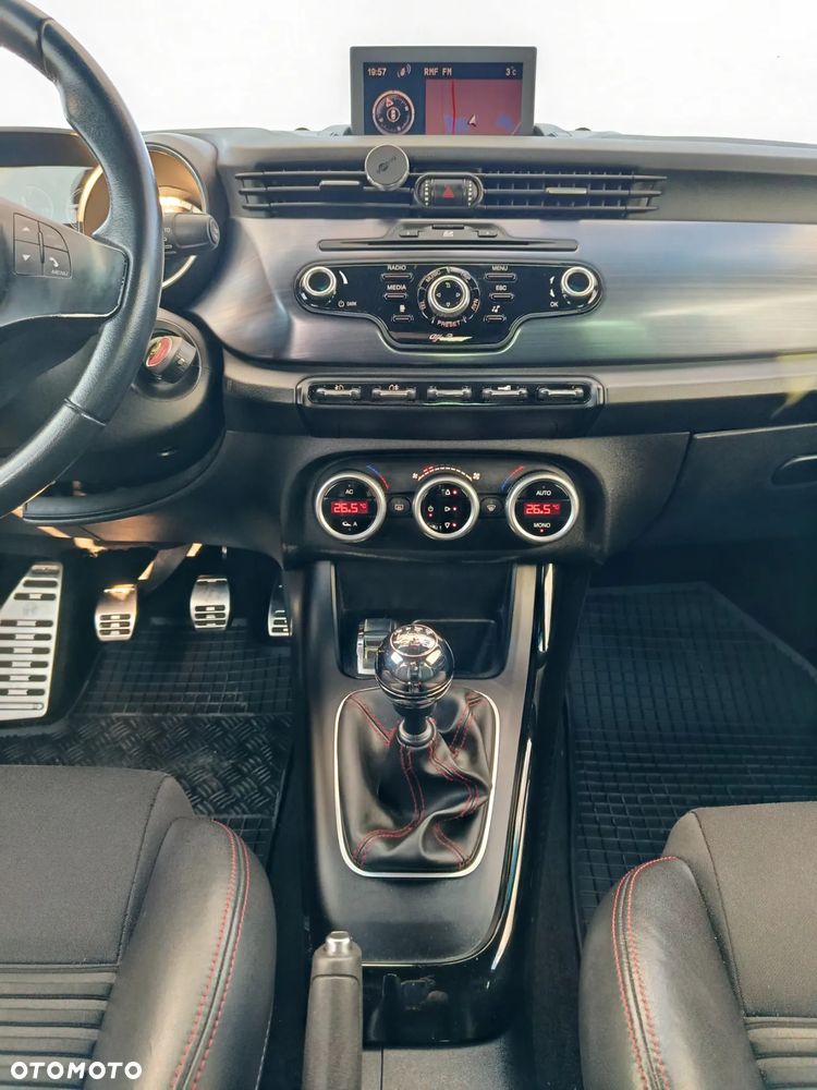 Alfa Romeo Giulietta 1.8 TBi 16V Quadrifoglio Verde - 24