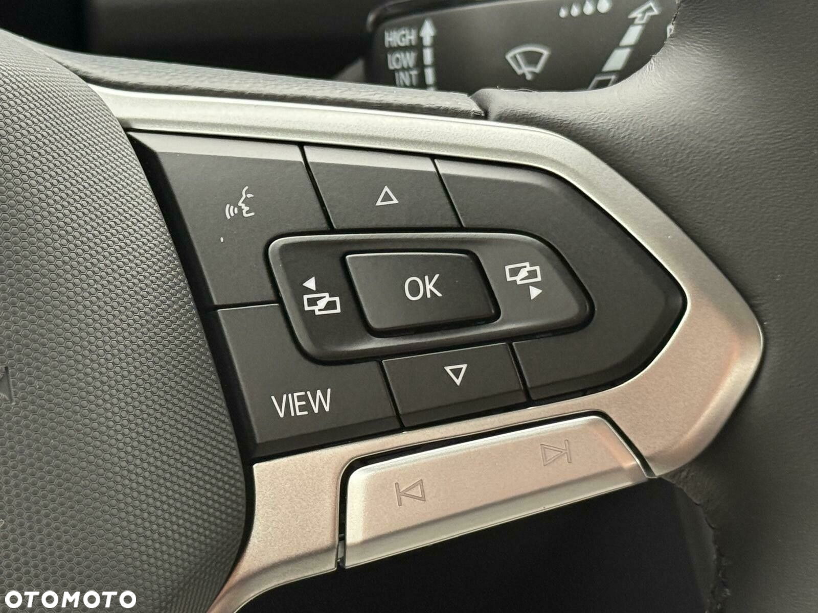 Volkswagen T-Roc 1.5 TSI Life Plus - 24