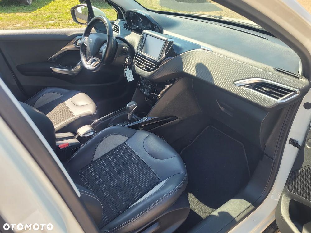Peugeot 2008 PureTech 110 Stop&Start EAT6 Allure - 9