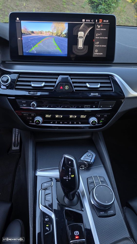 BMW 530 e Pack Desportivo M - 13