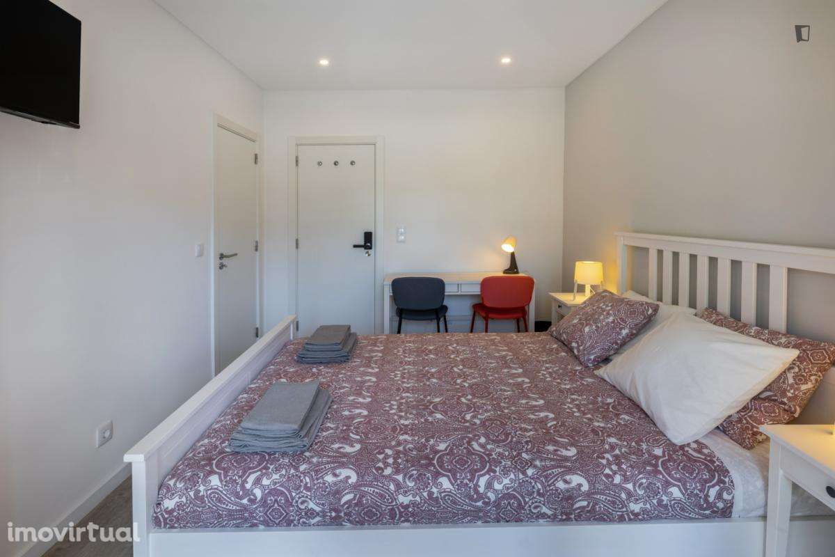 Quarto - localizado em Alameda Lisbon - Grande imagem: 2/14