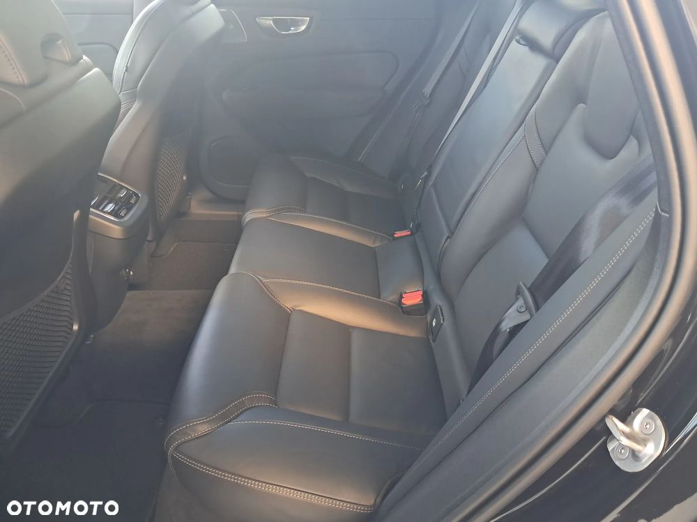Volvo XC 60 B5 B AWD Ultra Black Edition - 14