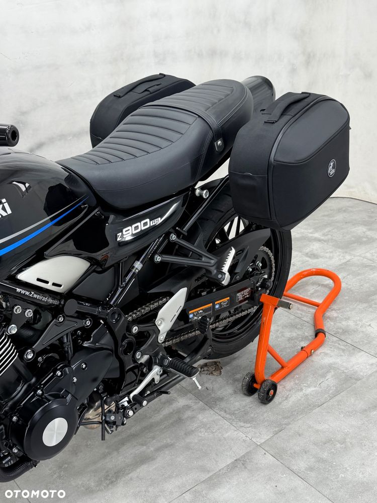 Kawasaki Z 900 RS - 11