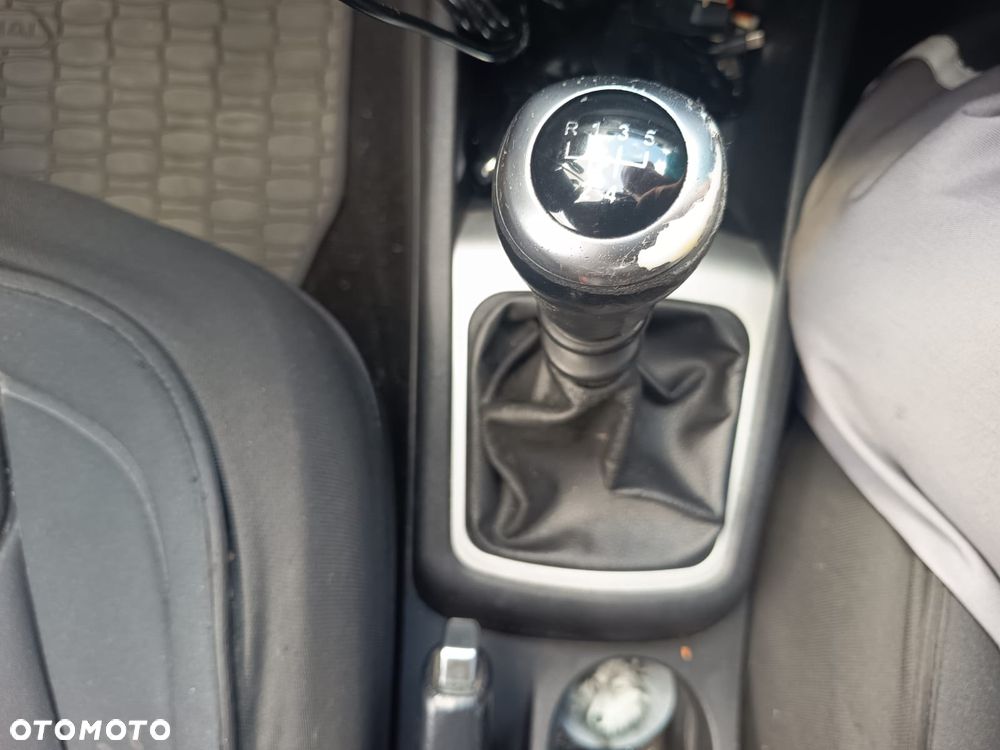 Kia Ceed - 8