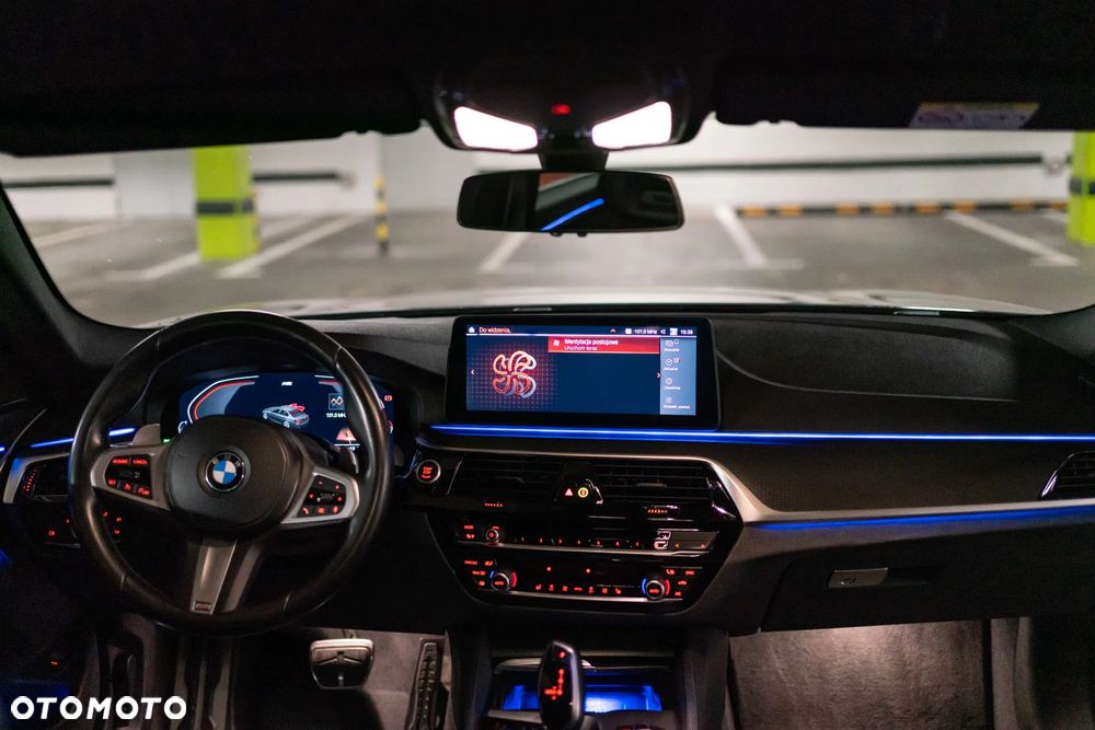 BMW Seria 5 520d M Sport sport - 10