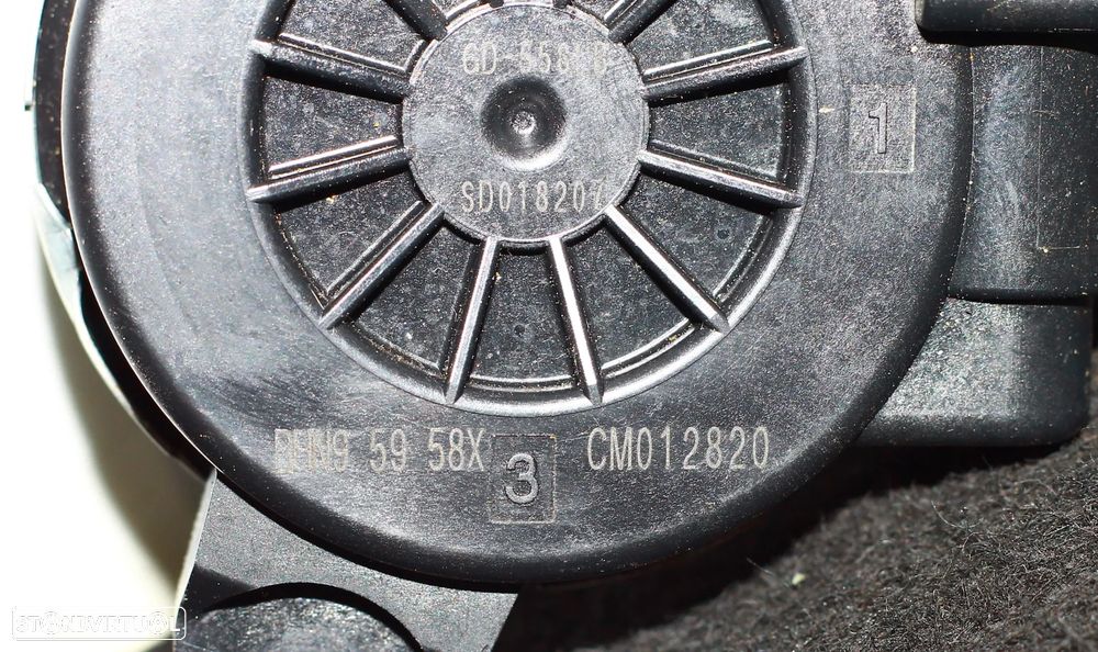 MOTOR ELEVATÓRIO DO VIDRO TRASEIRO ESQUERDO MAZDA CX5 - 5