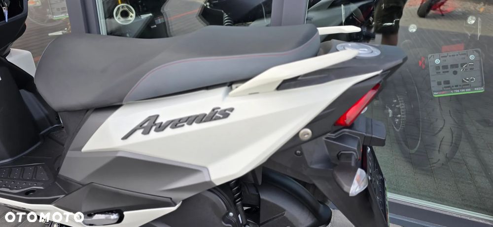 Suzuki Avenis - 35