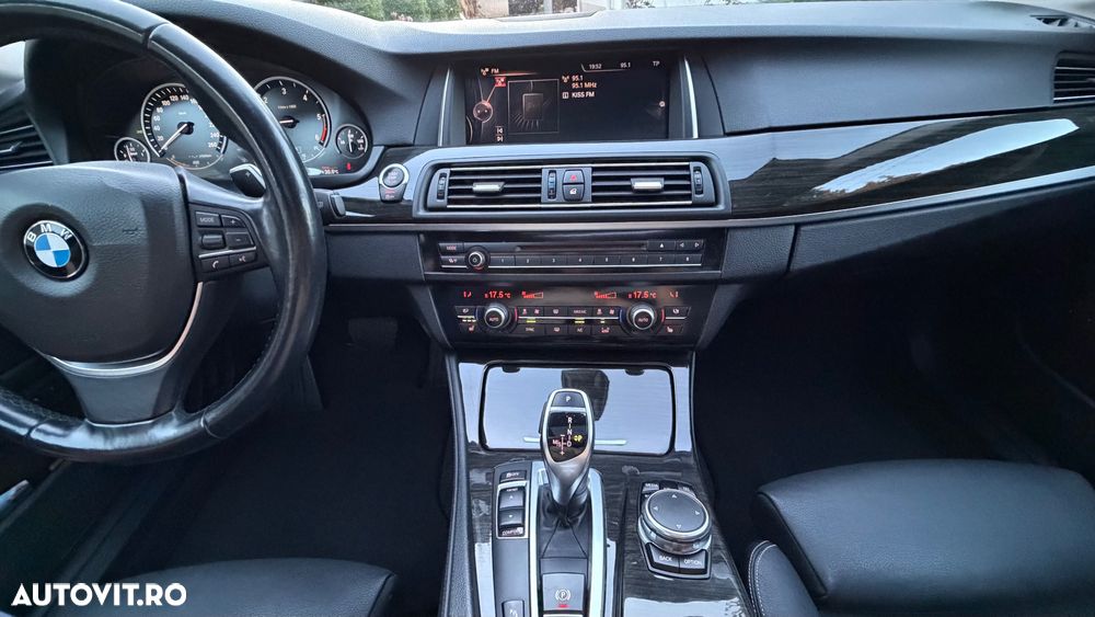 BMW Seria 5 525d Aut. Luxury Line - 8