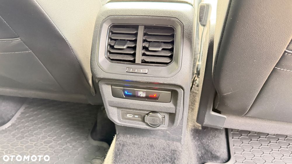 Volkswagen Tiguan 2.0 TDI SCR 4MotION DSG R-Line - 15