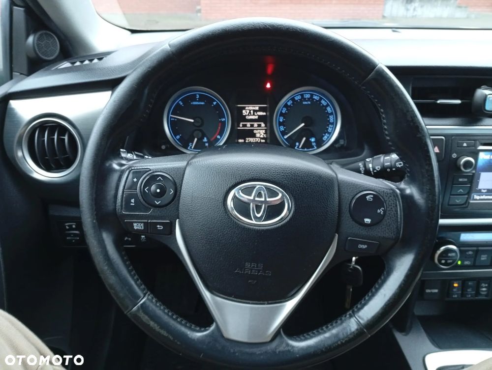Toyota Auris - 24
