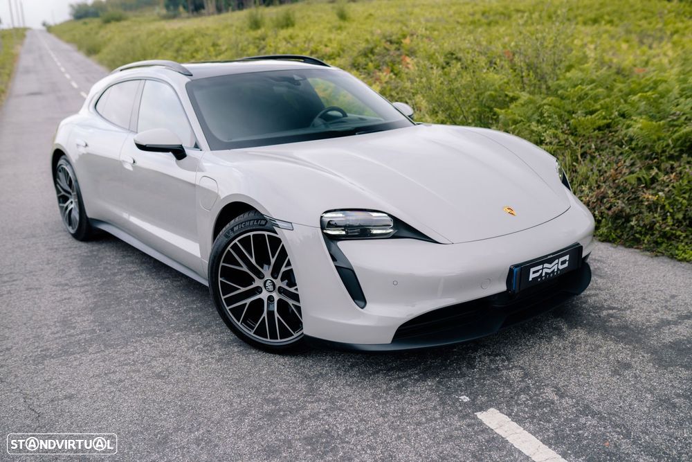 Porsche Taycan Sport Turismo - 38