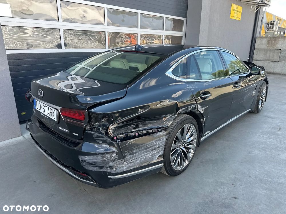 Lexus LS - 3