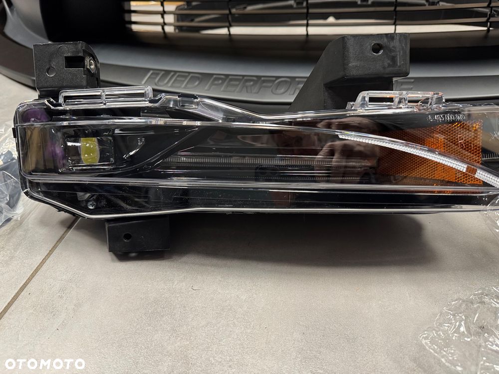 Tesla X 21- plaid halogen led przód nowy - 4