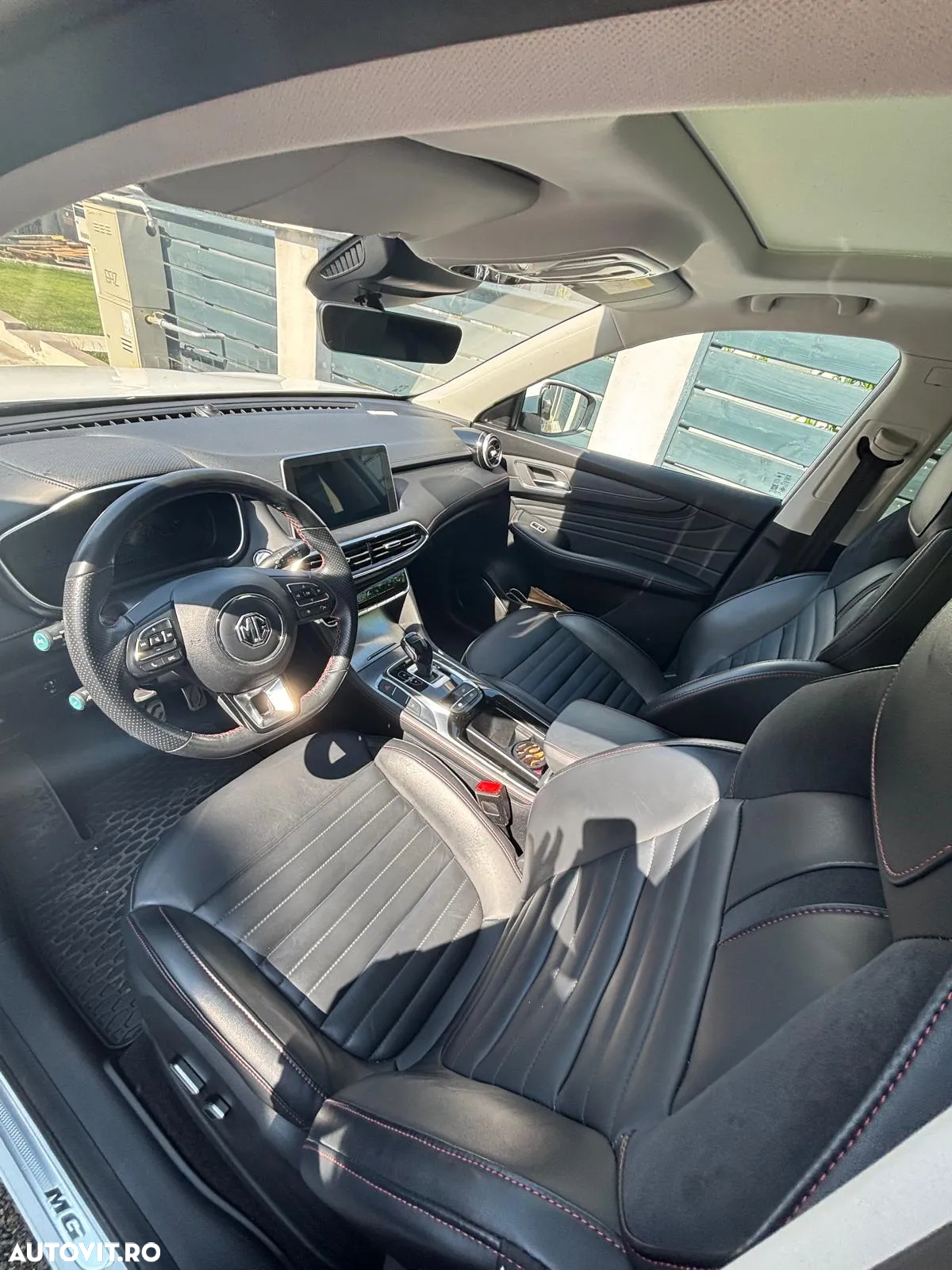 MG EHS 1.5T-GDI PHEV Luxury - 12