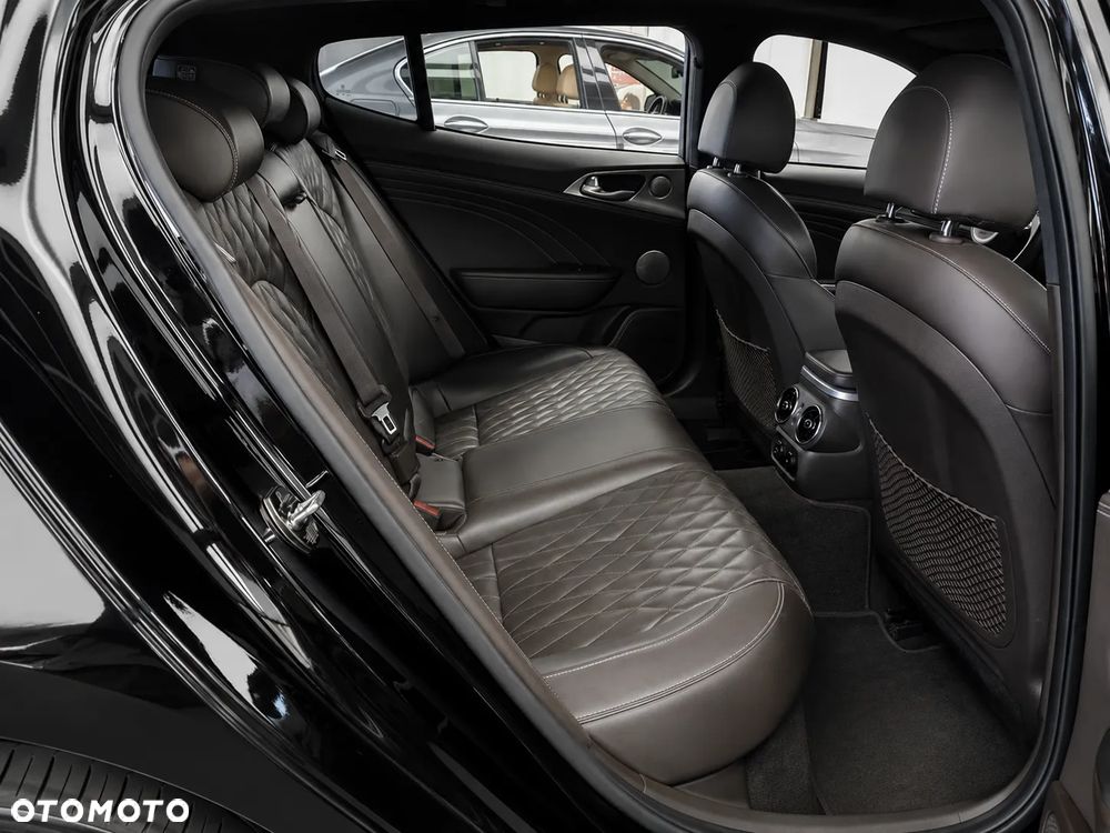 Kia Stinger 3.3 T-GDI V6 GT AWD - 9