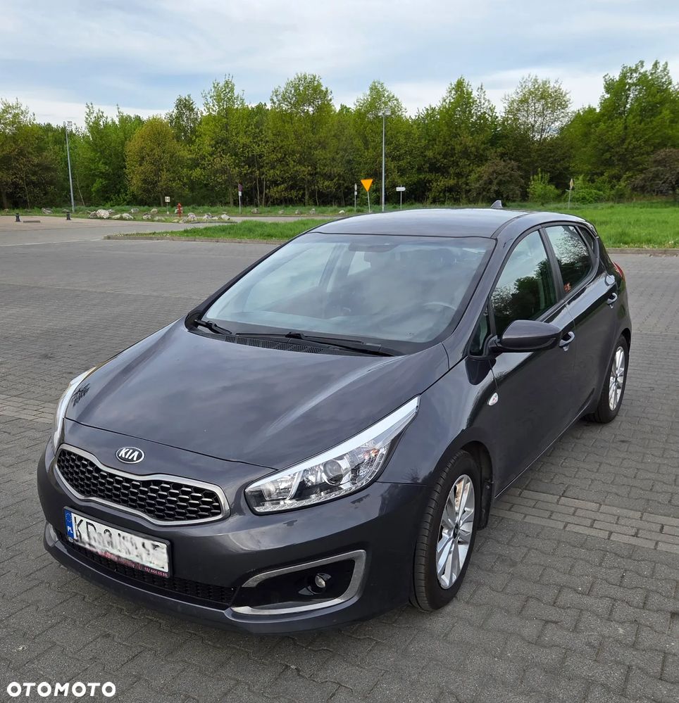 Kia Ceed 1.6 GDI L - 1