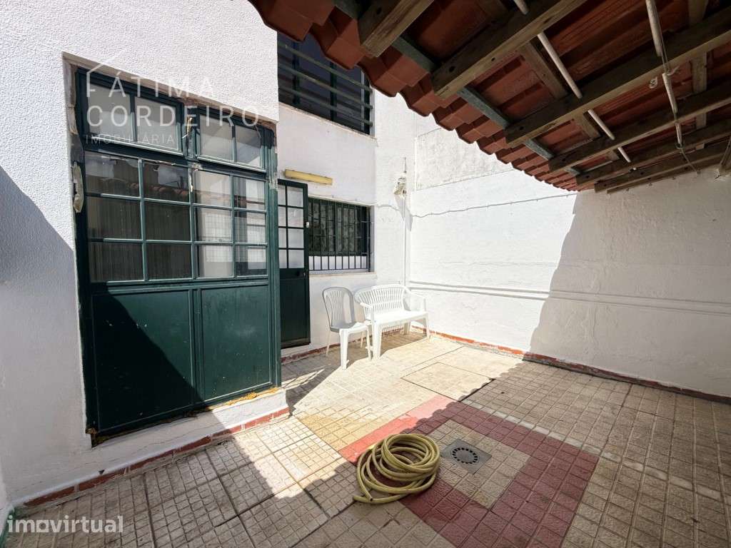 Moradia em Banda T4 no Feijó - Espaço, Conforto e Excelente Localiz... - Grande imagem: 4/26