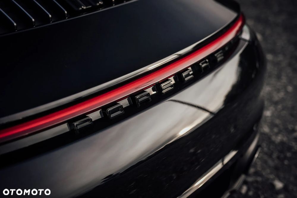 Porsche 911 Carrera 4S - 4