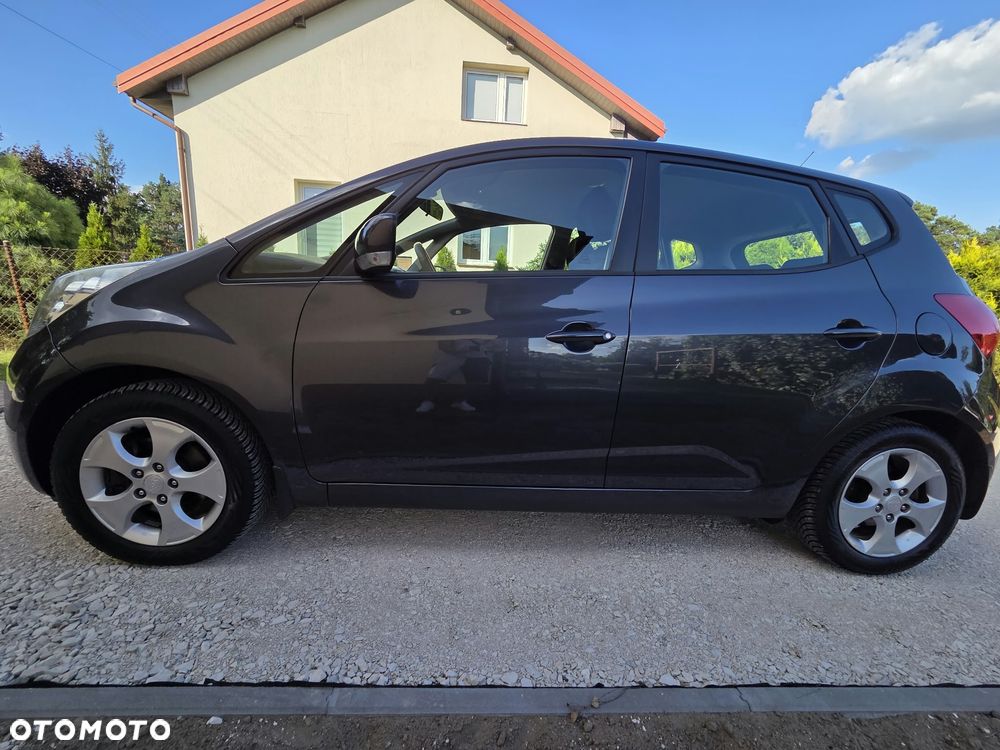Kia Venga 1.6 L - 12