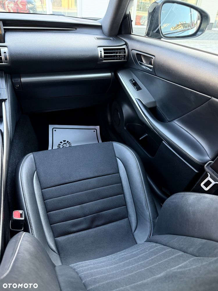 Lexus IS - 20