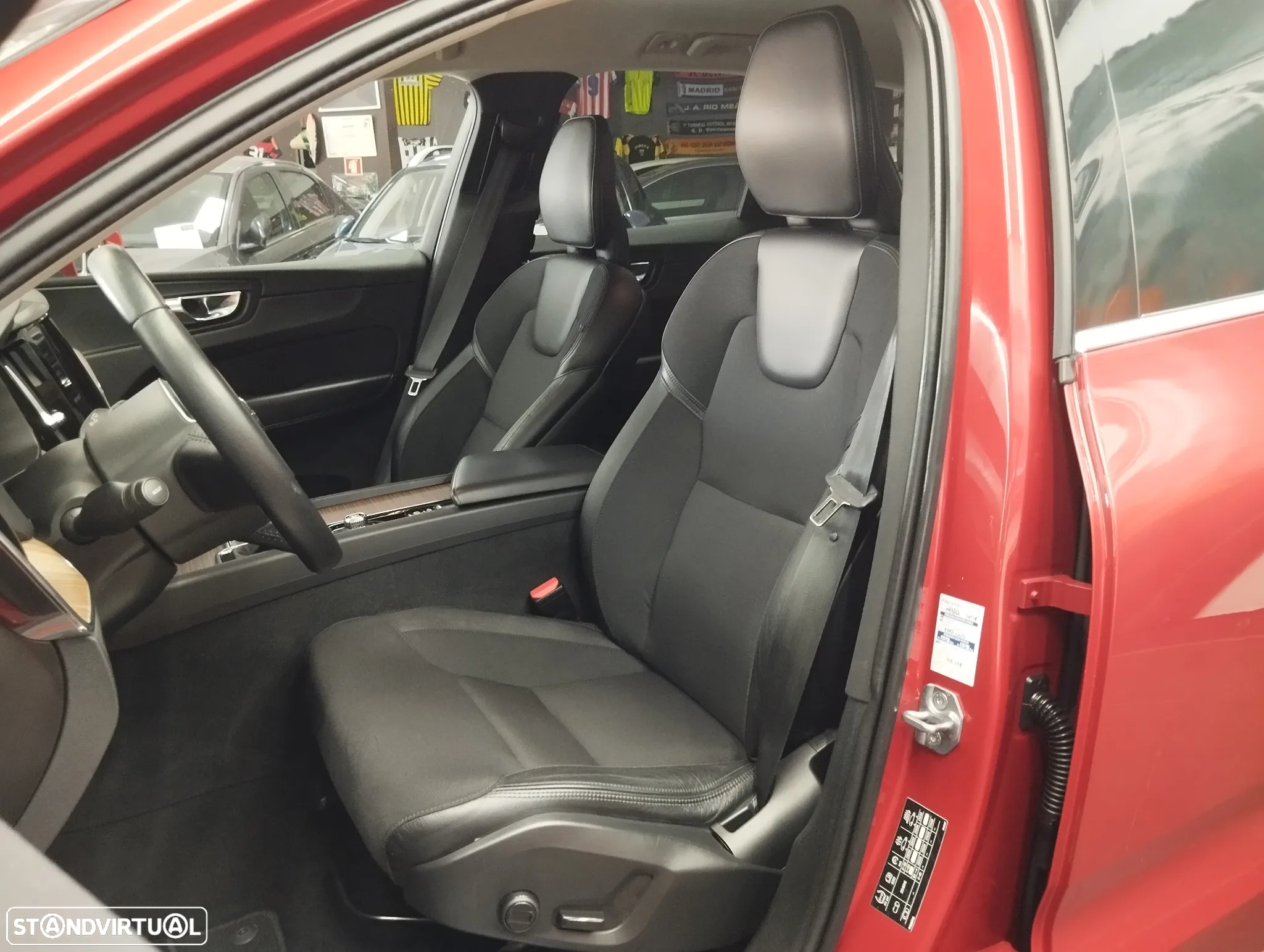 Volvo XC 60 2.0 D3 Momentum Plus - 20