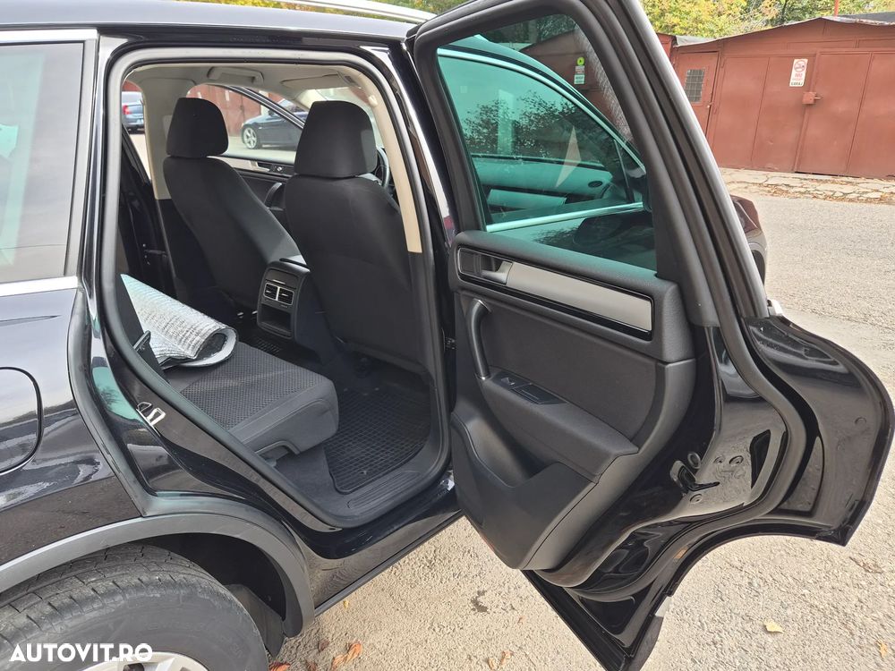 Volkswagen Touareg - 12