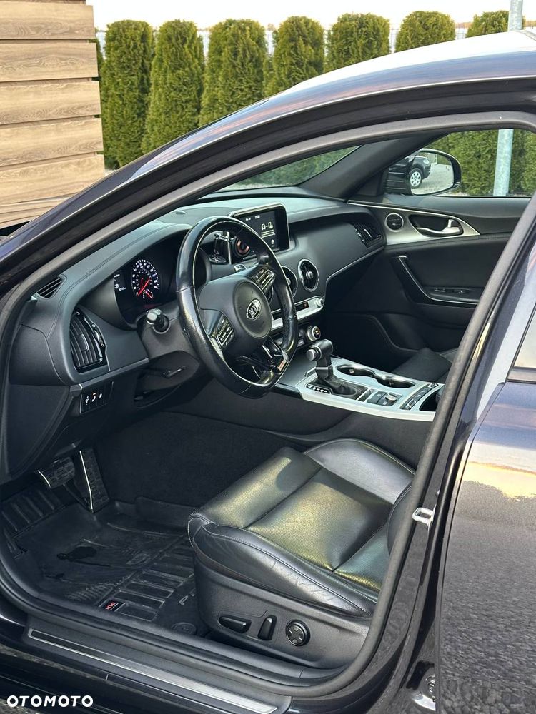 Kia Stinger - 11