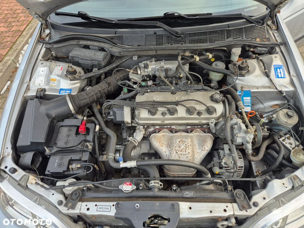 Honda Accord 1.8i LS - 20