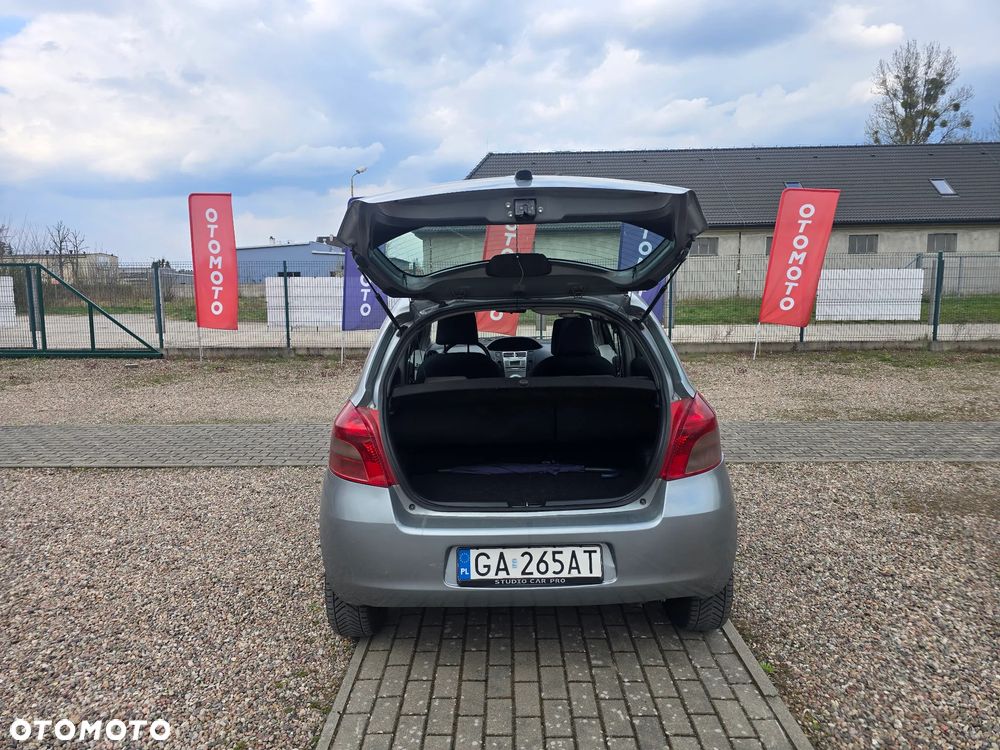 Toyota Yaris 1.3 Sol MM - 11