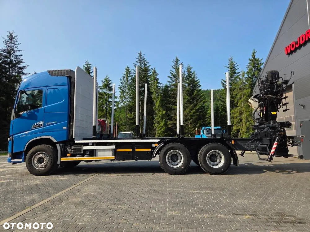 Volvo do drewna drzewa lasu kłoda stos - 4