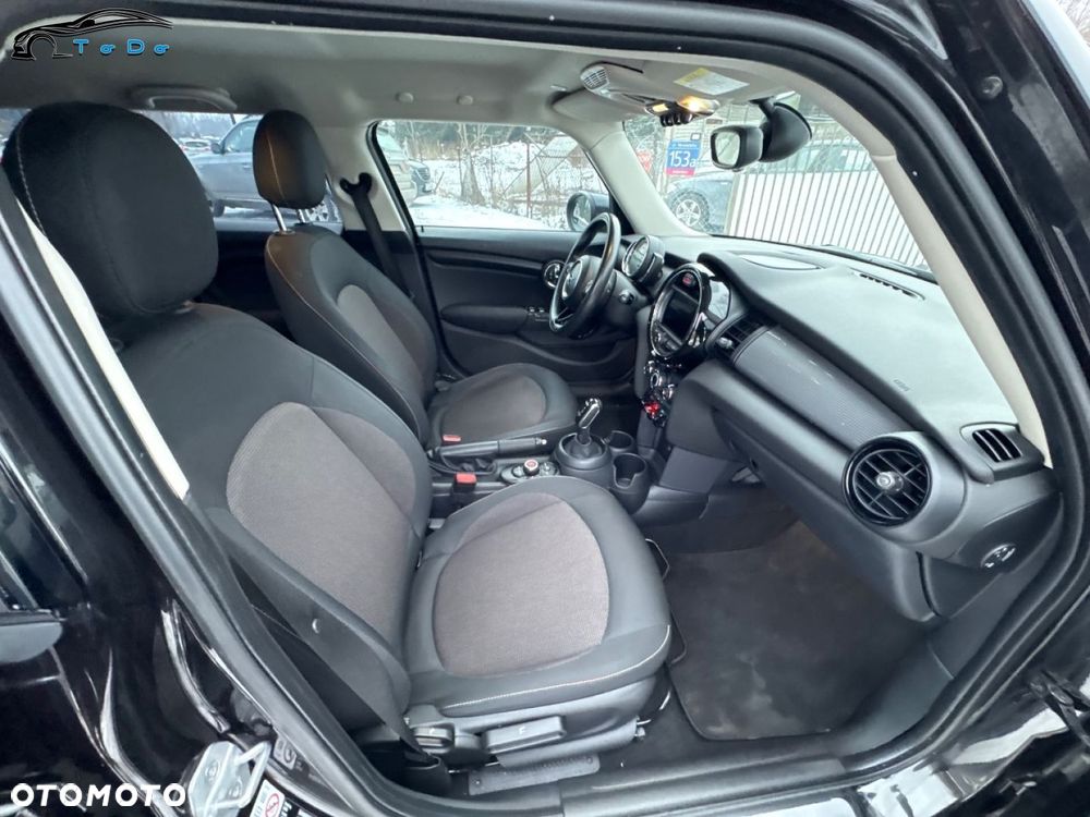 MINI Cooper Seven Chili - 31