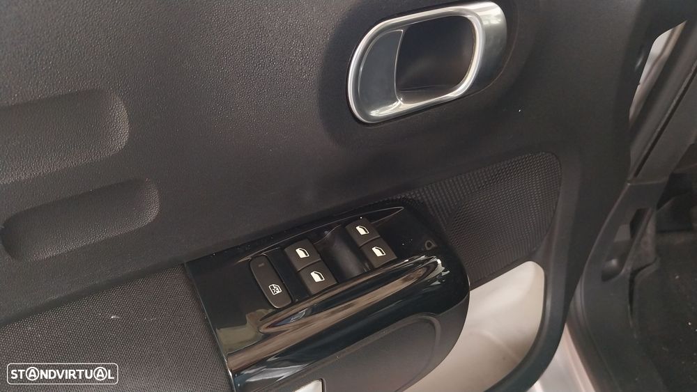Citroën C3 1.2 PureTech Shine - 3