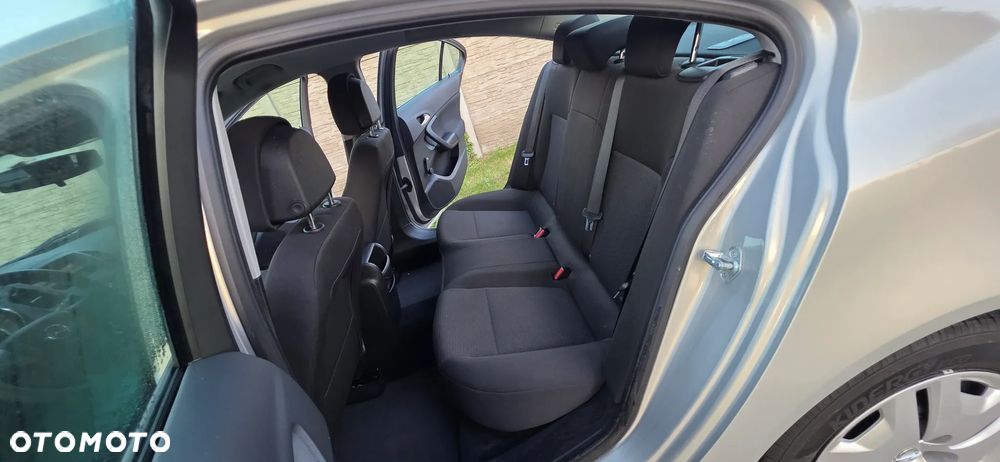 Opel Insignia - 21