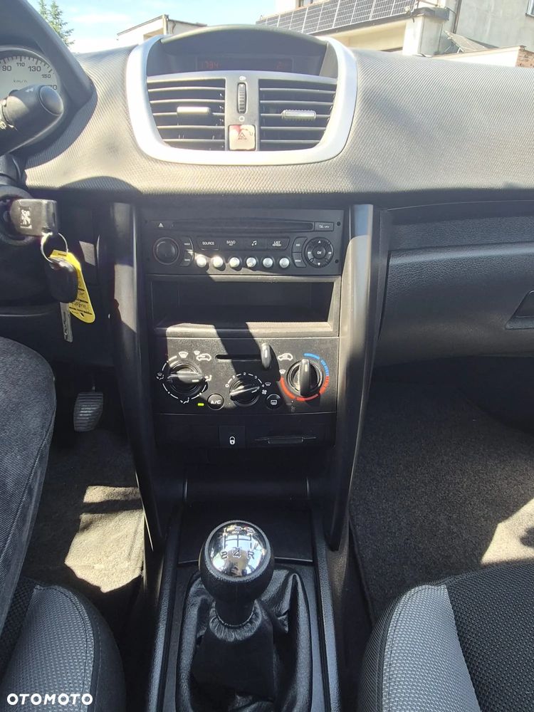 Peugeot 207 75 Urban Move - 18