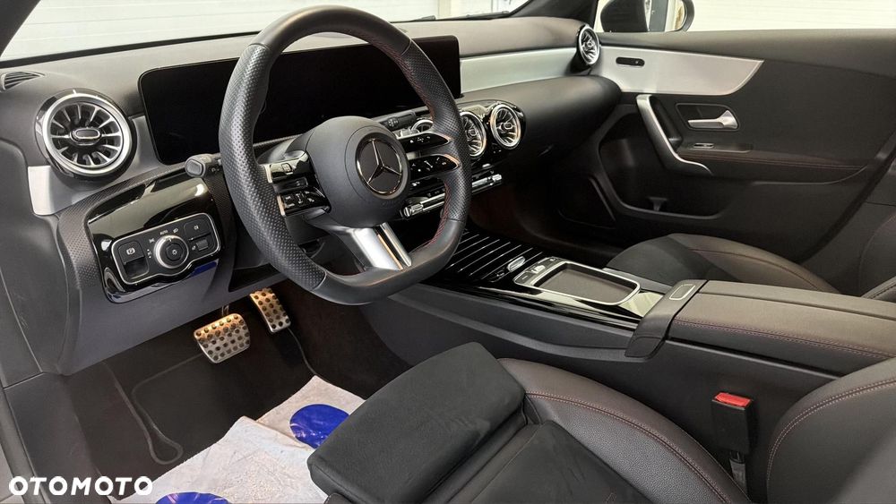 Mercedes-Benz Klasa A 200 AMG Line 7G-DCT - 9