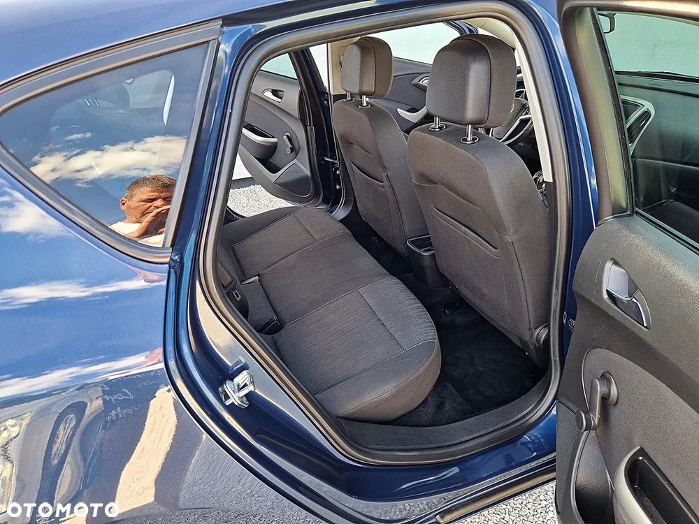 Opel Astra 1.4 Turbo 150 Jahre - 17