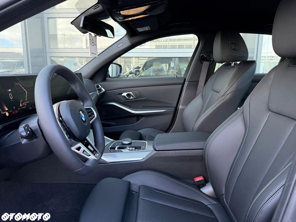 BMW Seria 3 318i M Sport - 16