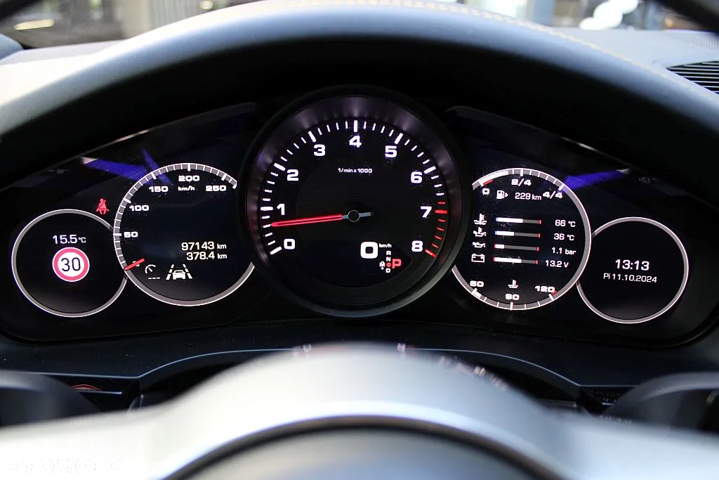 Porsche Cayenne Standard - 26