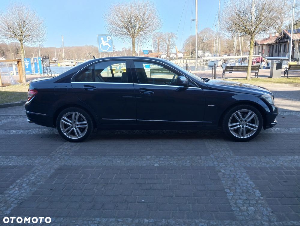 Mercedes-Benz Klasa C 320 CDI 7G-TRONIC Avantgarde DPF - 17